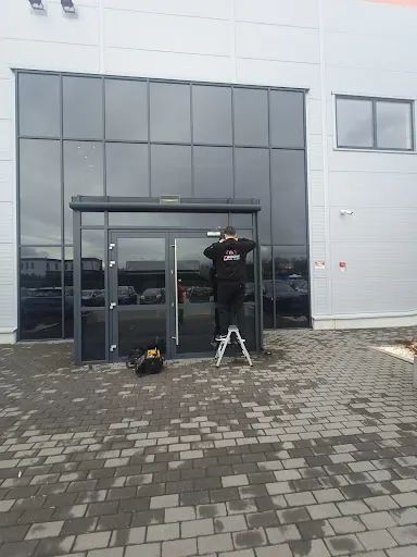 Serwis okien i drzwi